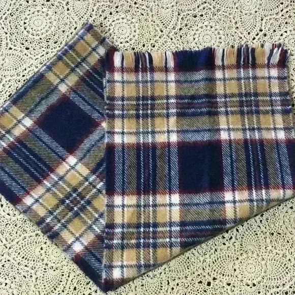 James Pringle Weavers 100% wool scarf - Picture 3 of 3